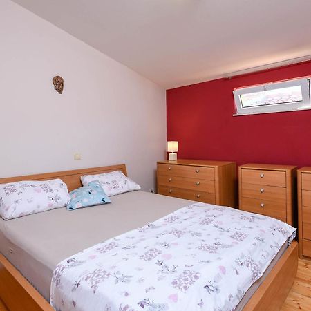 Apartments Karla Orebić Стая снимка