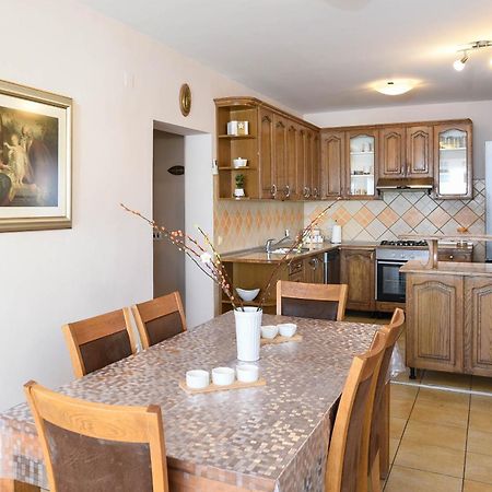 Apartments Karla Orebić Стая снимка