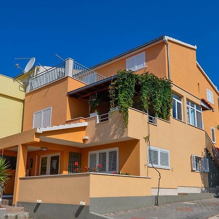 Apartments Karla Orebić Стая снимка