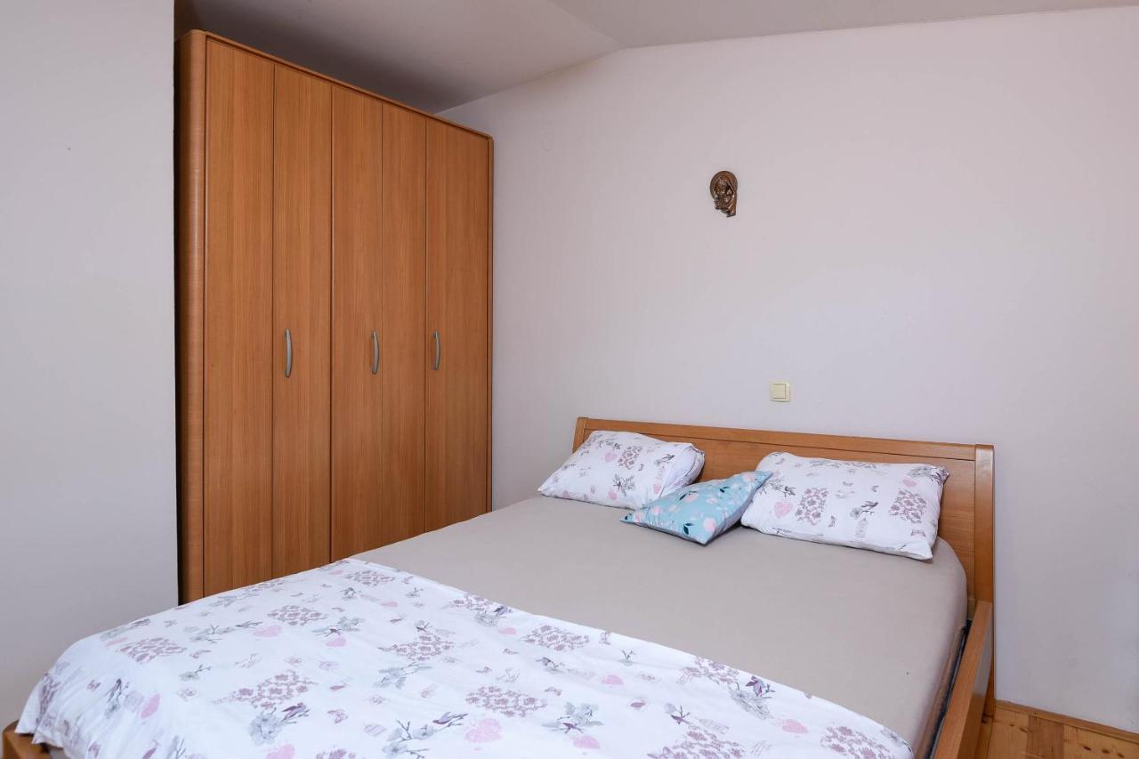 Apartments Karla Orebić Екстериор снимка