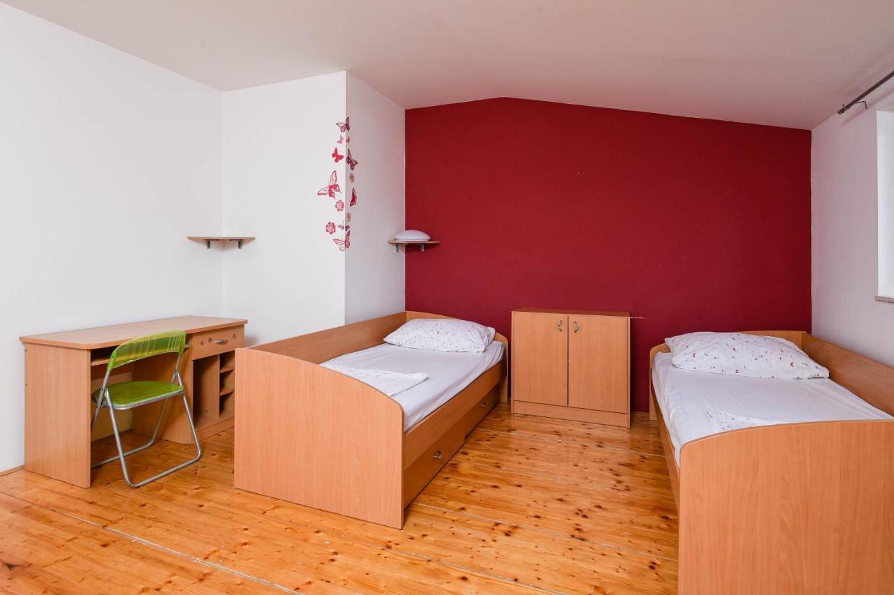 Apartments Karla Orebić Екстериор снимка