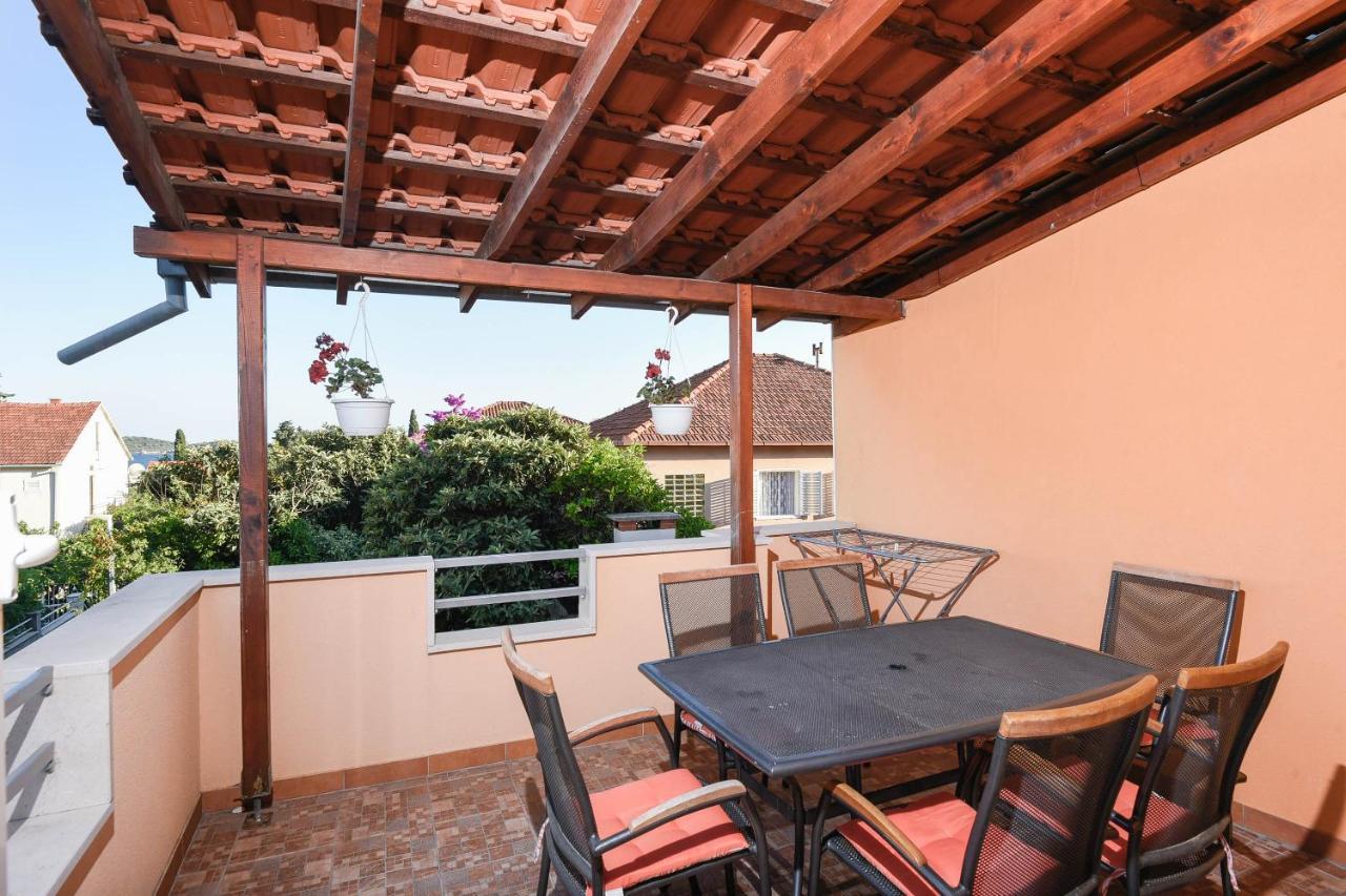 Apartments Karla Orebić Екстериор снимка
