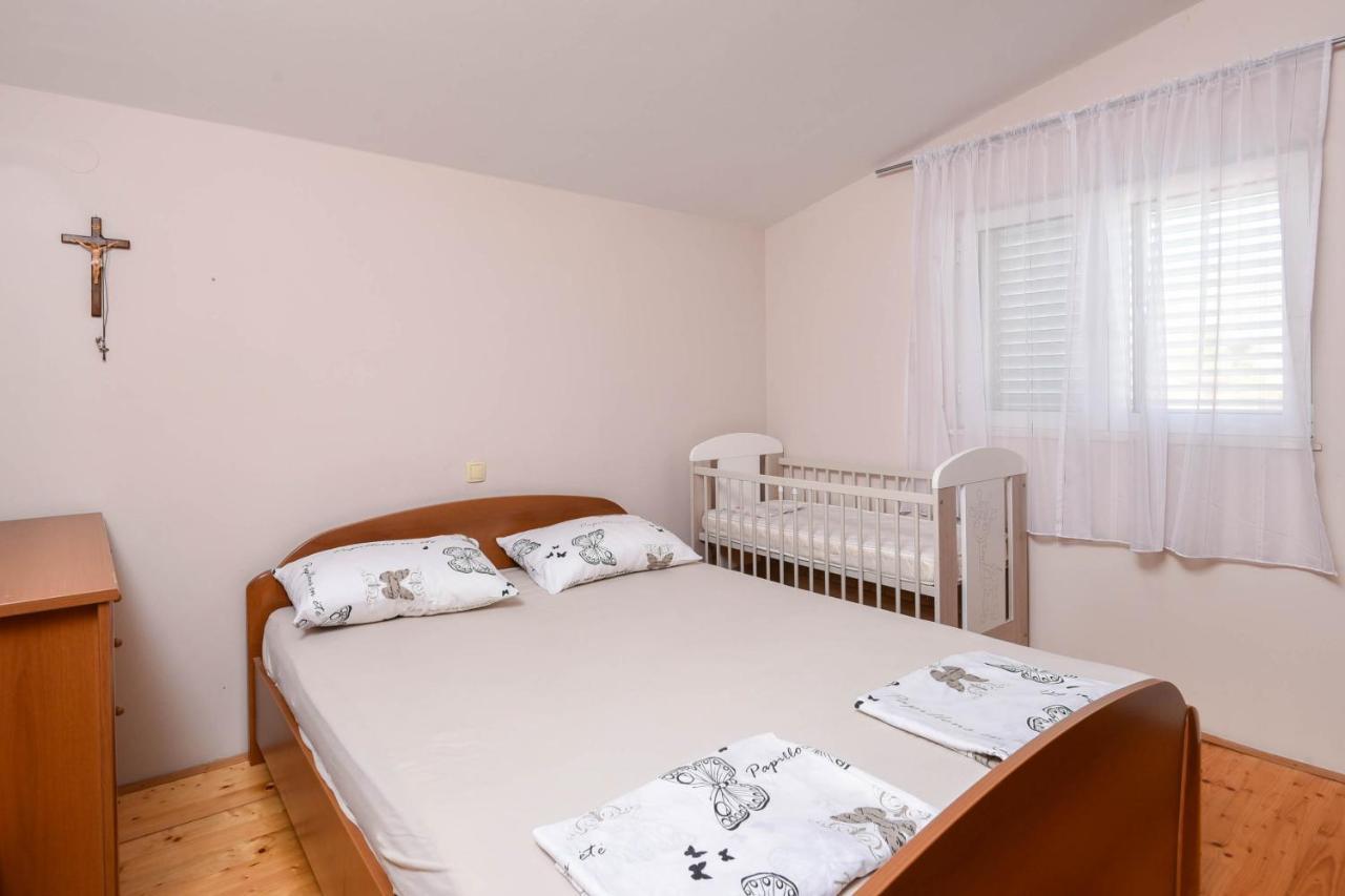 Apartments Karla Orebić Екстериор снимка