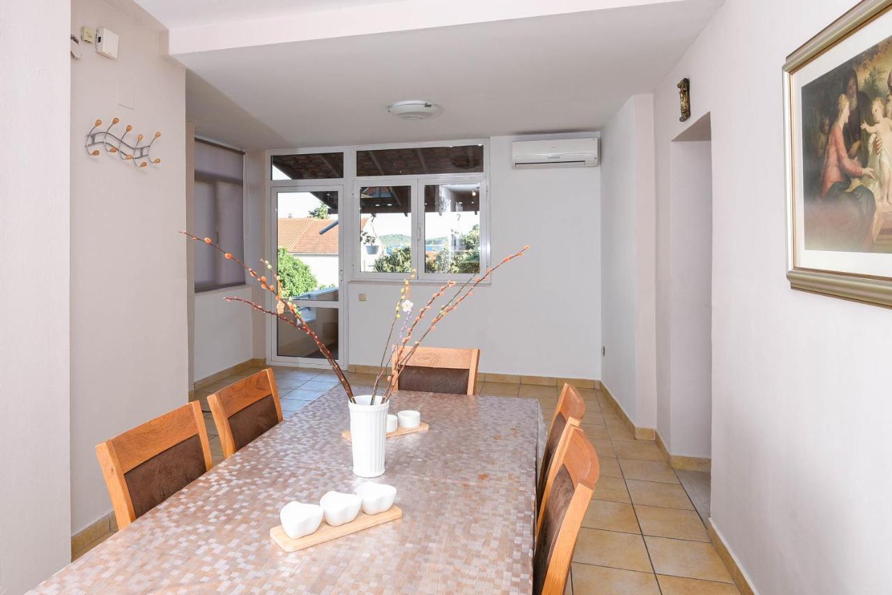 Apartments Karla Orebić Екстериор снимка
