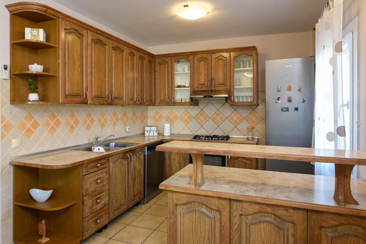 Apartments Karla Orebić Екстериор снимка