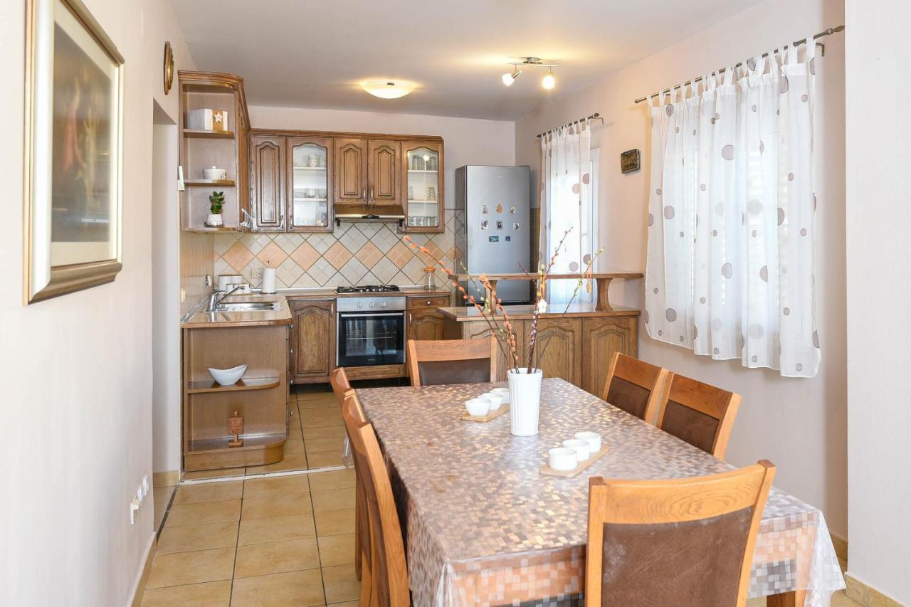 Apartments Karla Orebić Екстериор снимка