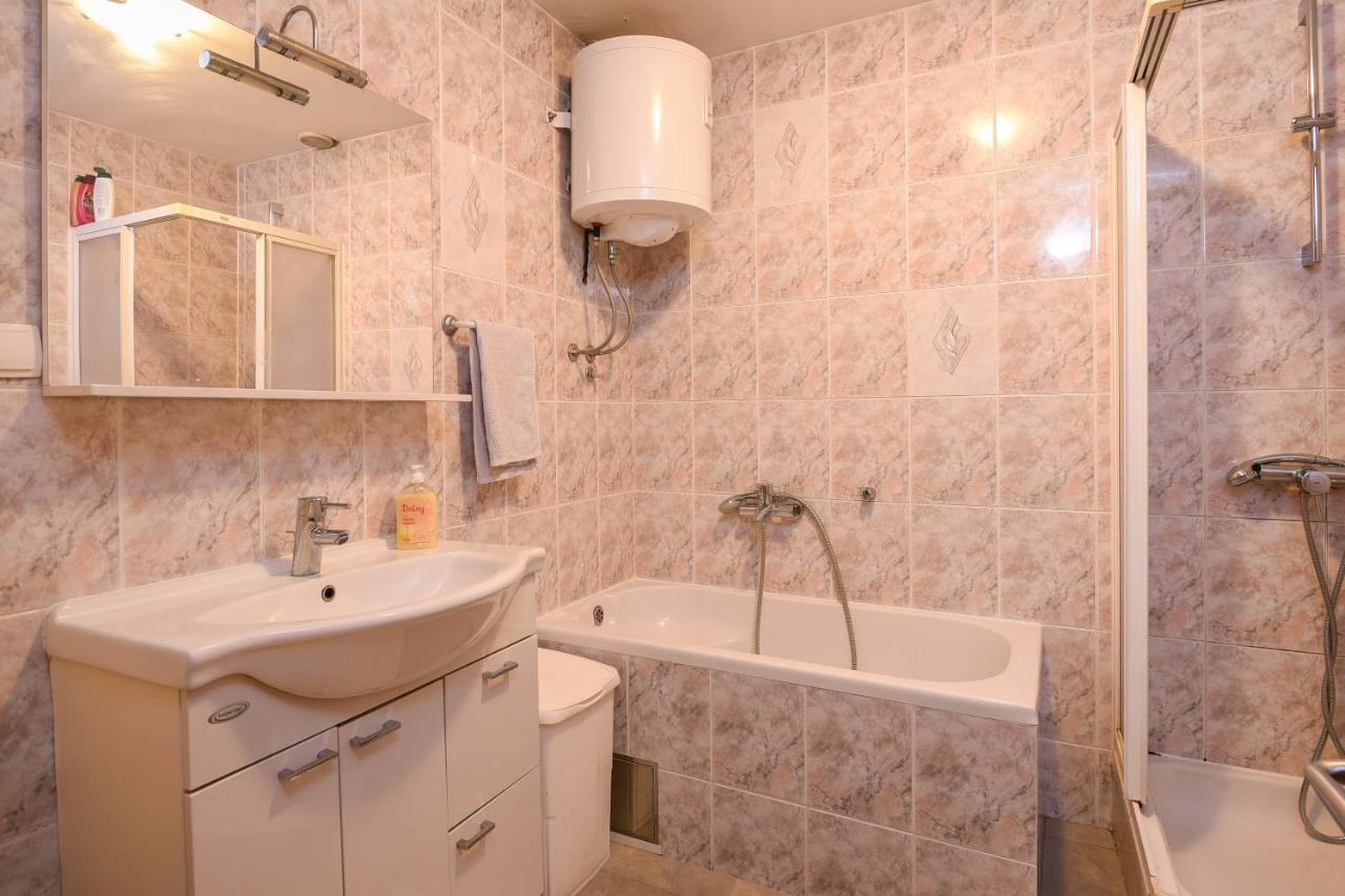 Apartments Karla Orebić Екстериор снимка