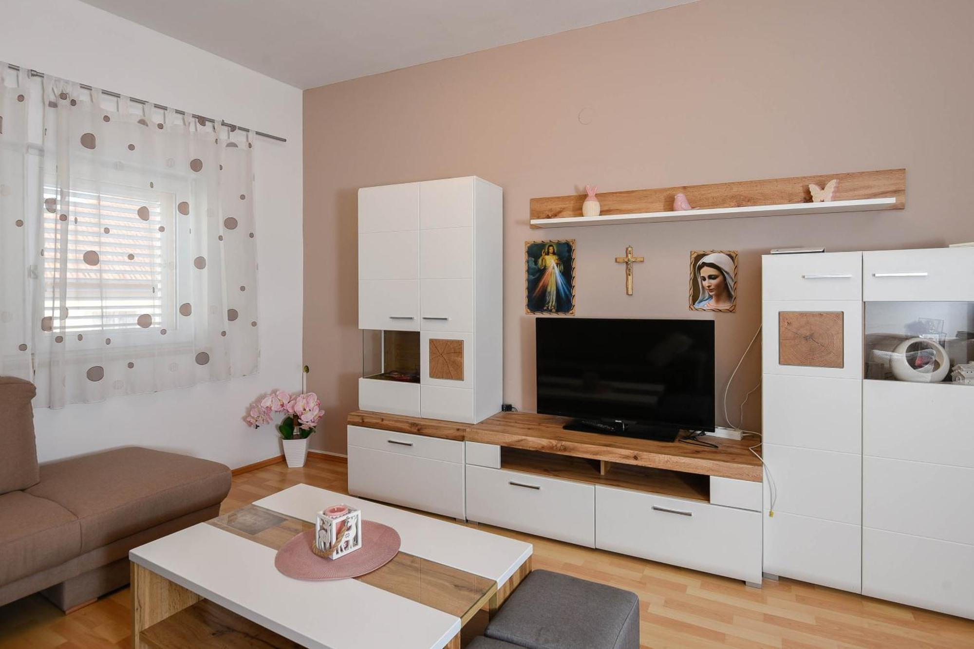 Apartments Karla Orebić Стая снимка