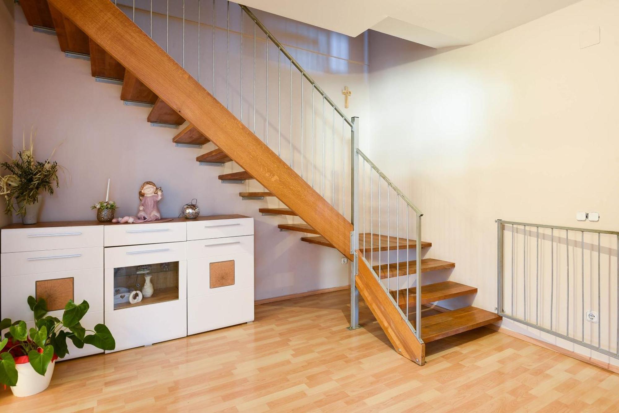 Apartments Karla Orebić Стая снимка