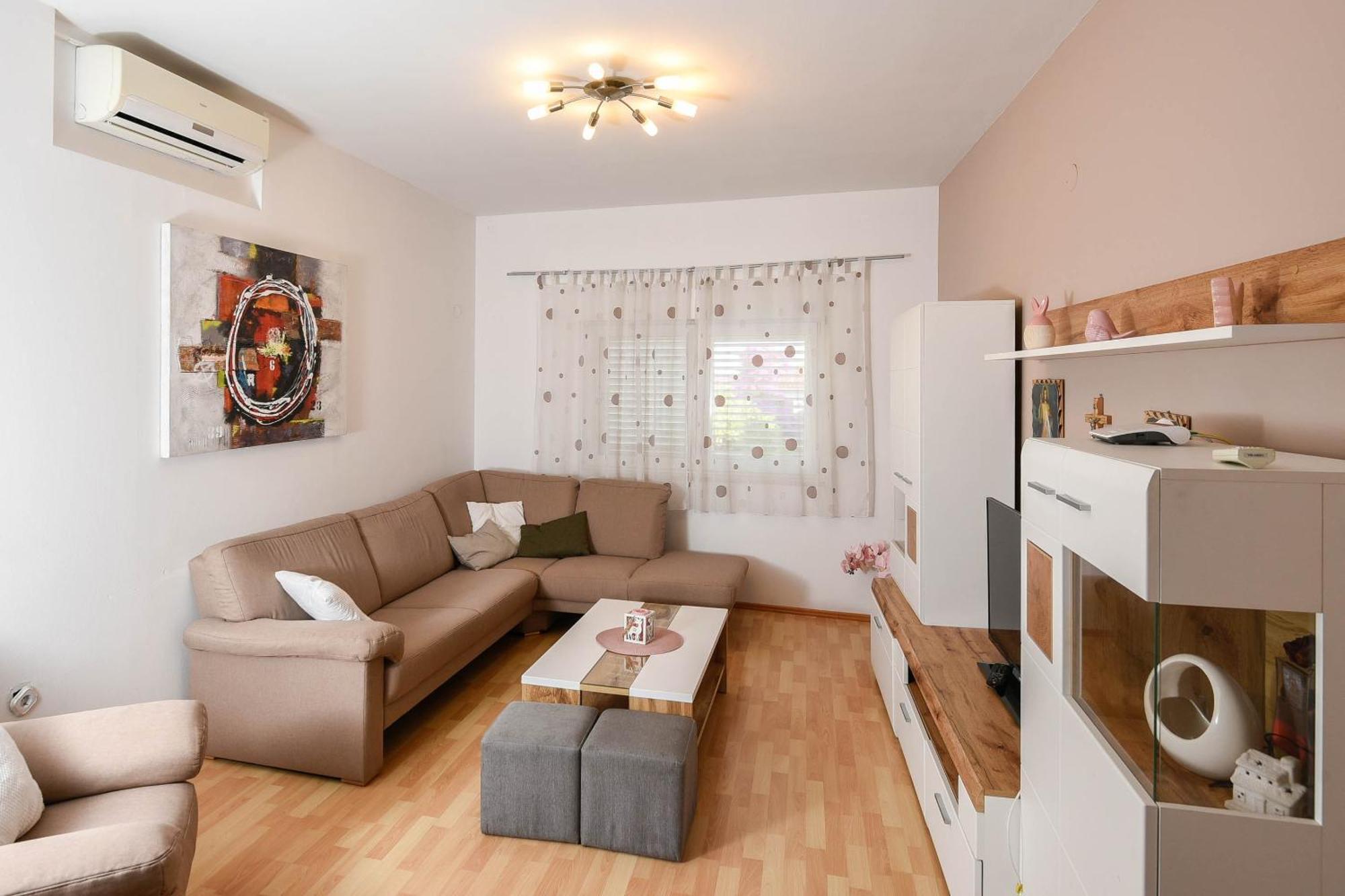 Apartments Karla Orebić Стая снимка