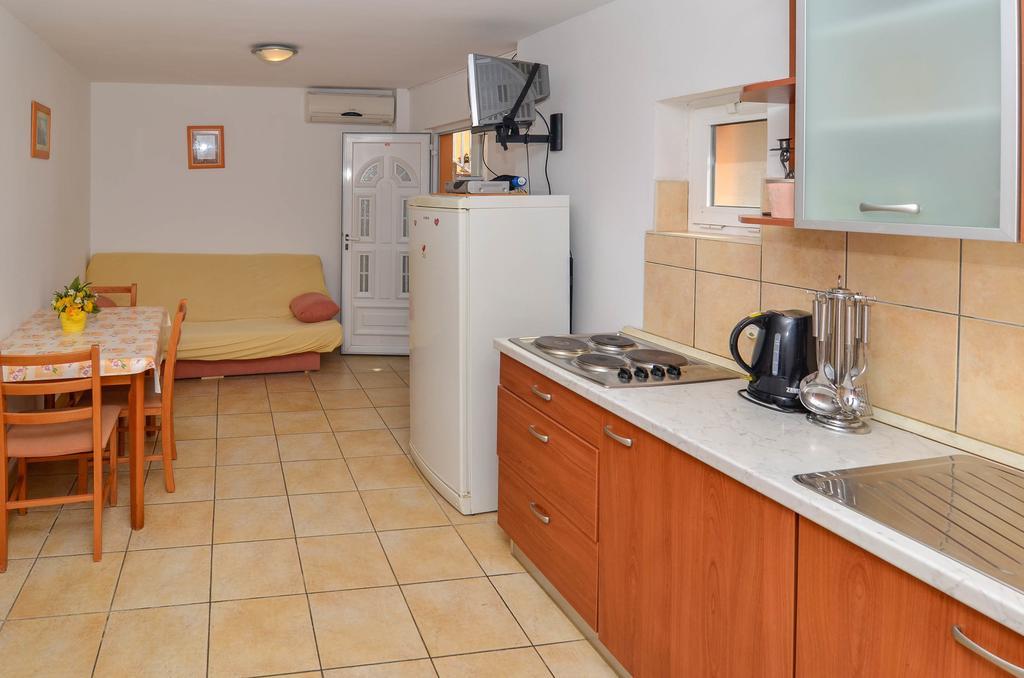 Apartments Karla Orebić Стая снимка