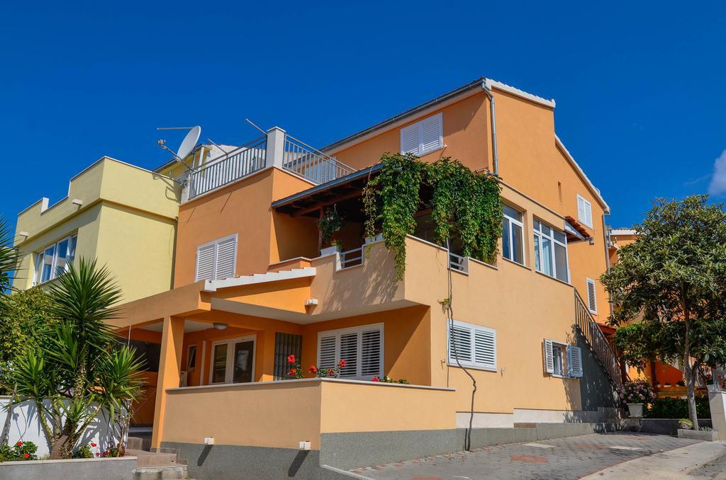 Apartments Karla Orebić Стая снимка