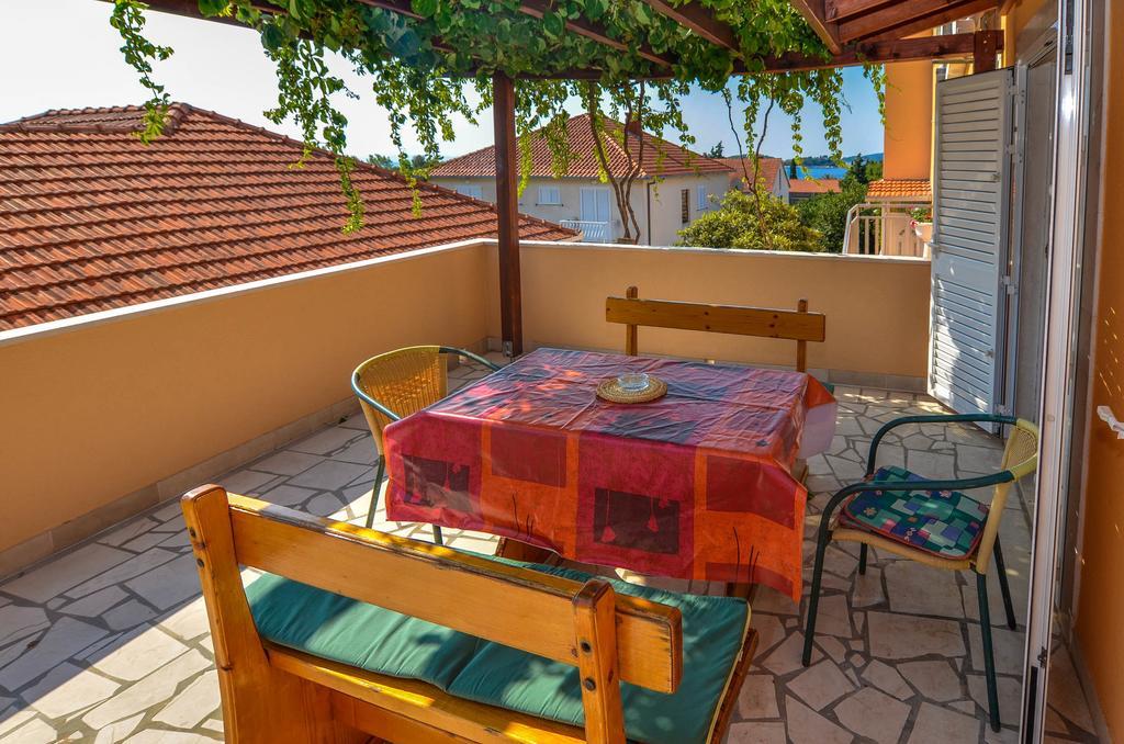 Apartments Karla Orebić Стая снимка