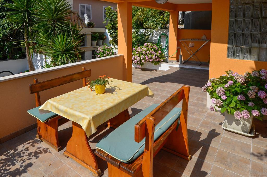 Apartments Karla Orebić Стая снимка
