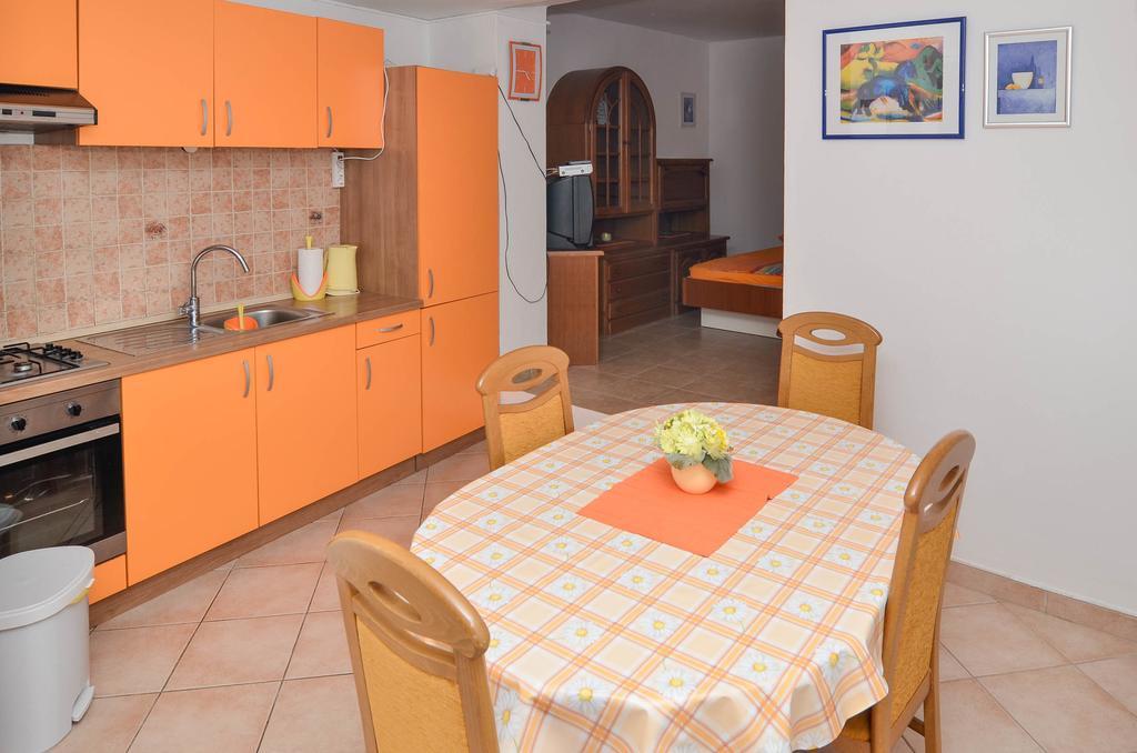 Apartments Karla Orebić Стая снимка