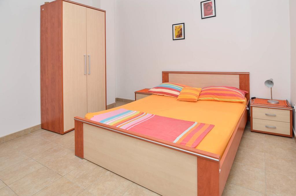 Apartments Karla Orebić Стая снимка
