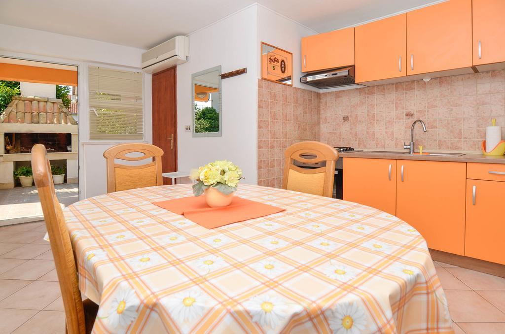 Apartments Karla Orebić Стая снимка